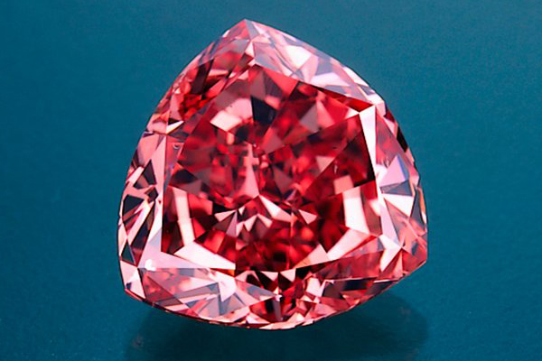 Viên kim cương đỏ Moussaieff 5.11ct, biểu tượng của Moussaieff Jewery